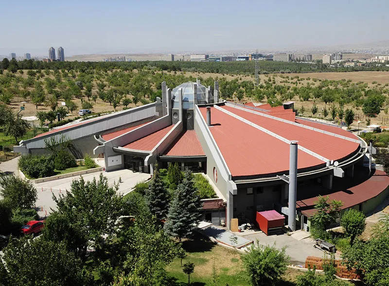ODTÜ Mezunlari Derneği Vişnelik Çim Amfi